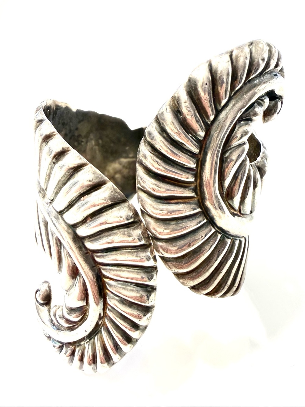 Vintage Taxco 925 Silver Leaf Hinged Clamper Cuff Bracelet - Picture 2 of 11